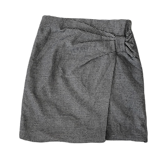 Club Monaco | Black and White Houndstooth Faux Wrap High Waist Mini Skirt 0 - Picture 2 of 14
